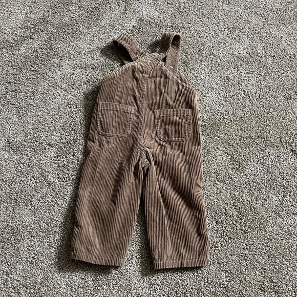 12 month overalls - Picture 3 of 6